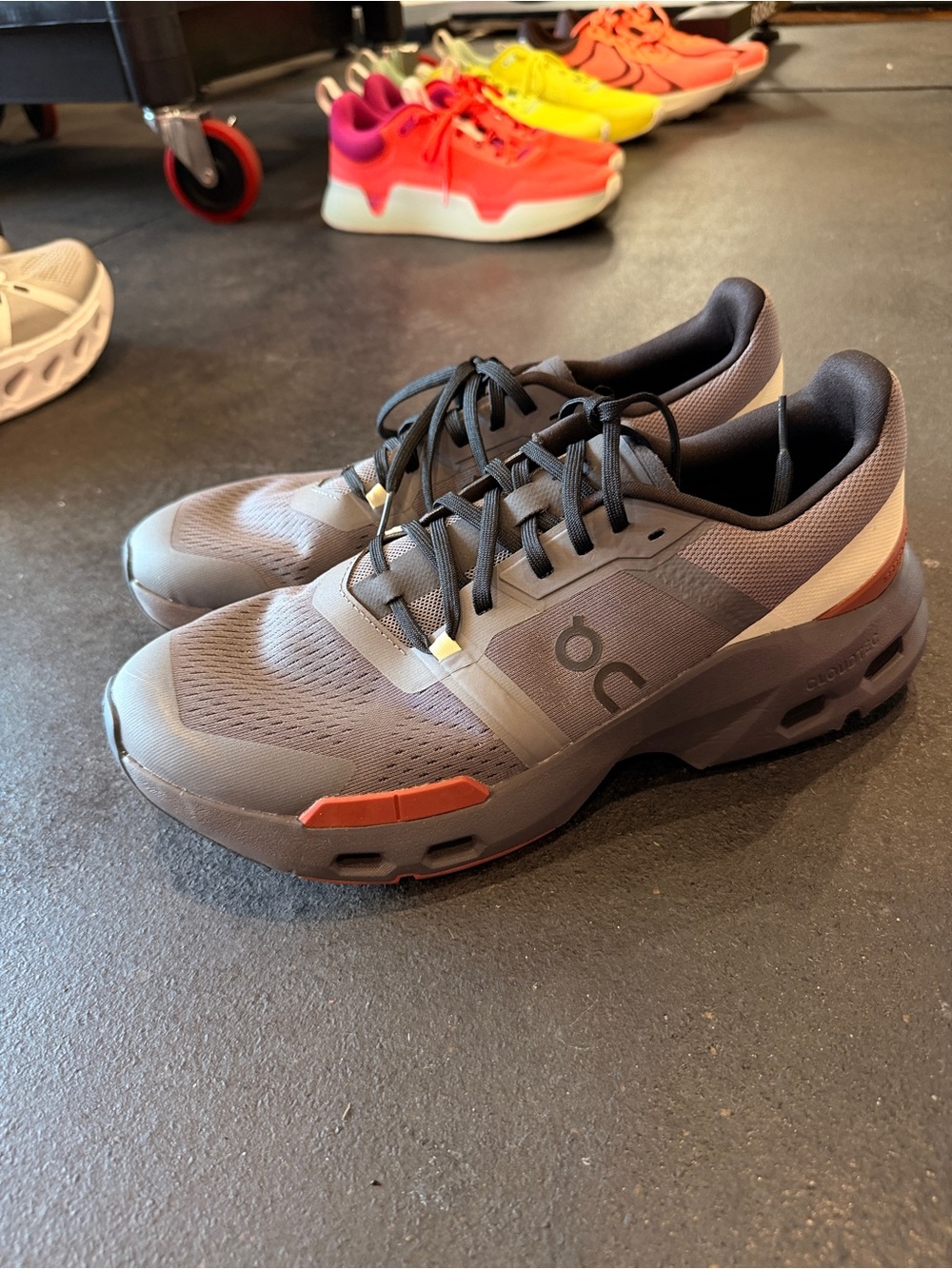On Running Cloudpulse Men’s Sneakers 10.5 — Gray with Orange Accent